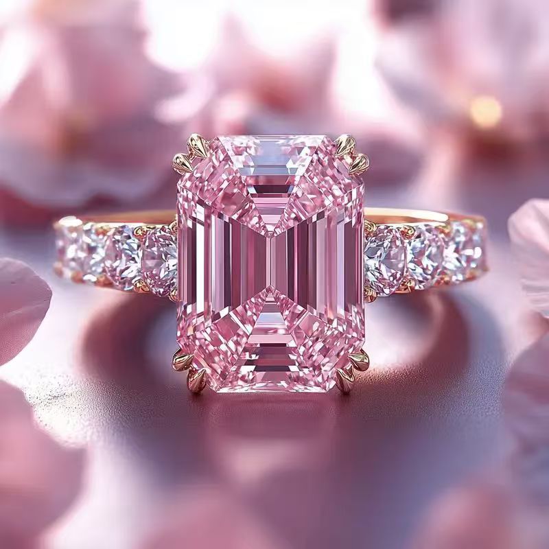 A High-end Luxurious Ring That Exudes Refined Elegance