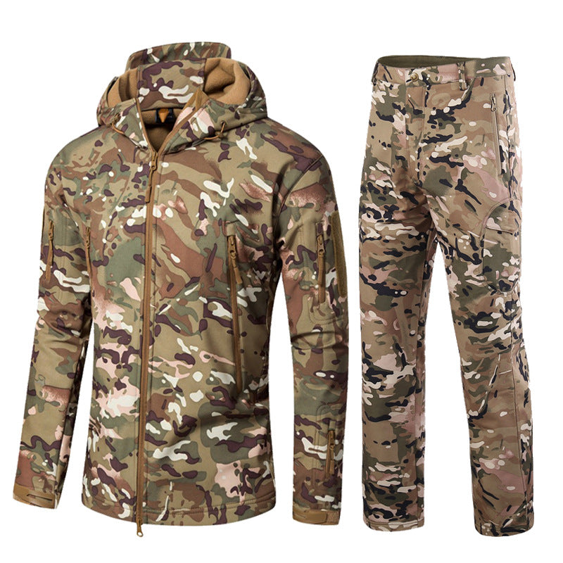 Camouflage padded jacket and pants suit