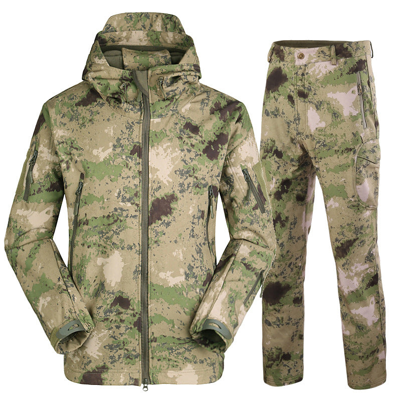 Camouflage padded jacket and pants suit