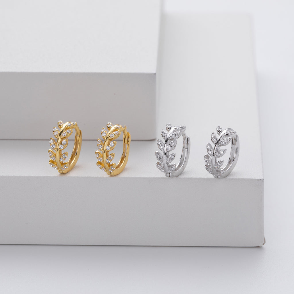 Advanced Cartilage-Piercing Earrings With Zircon And Diamond Inlays